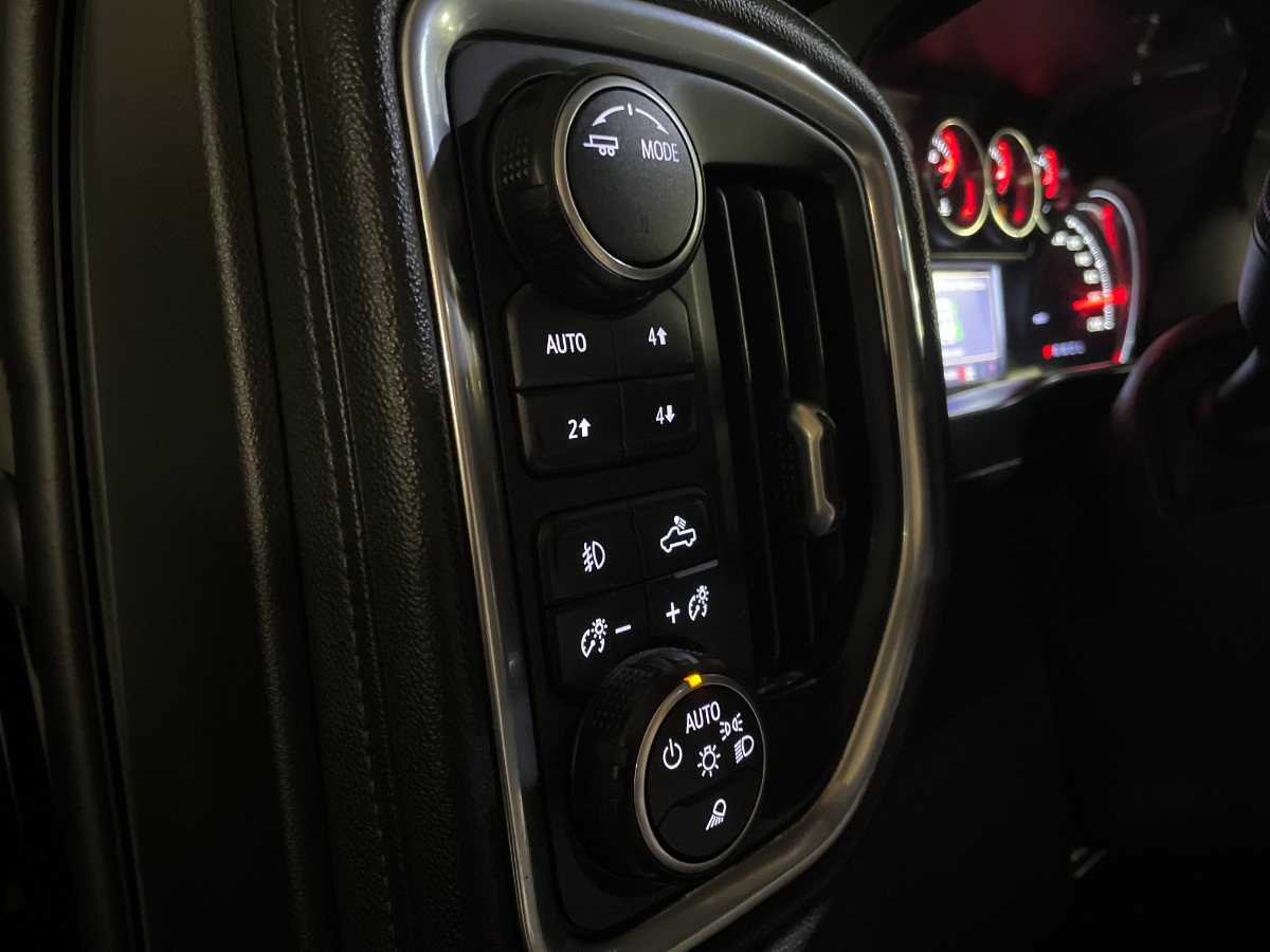 Vehicle media 10