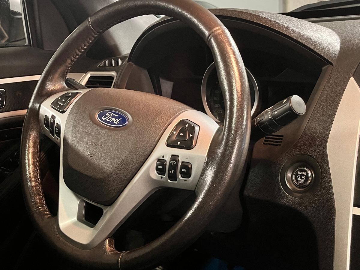 Vehicle media 6