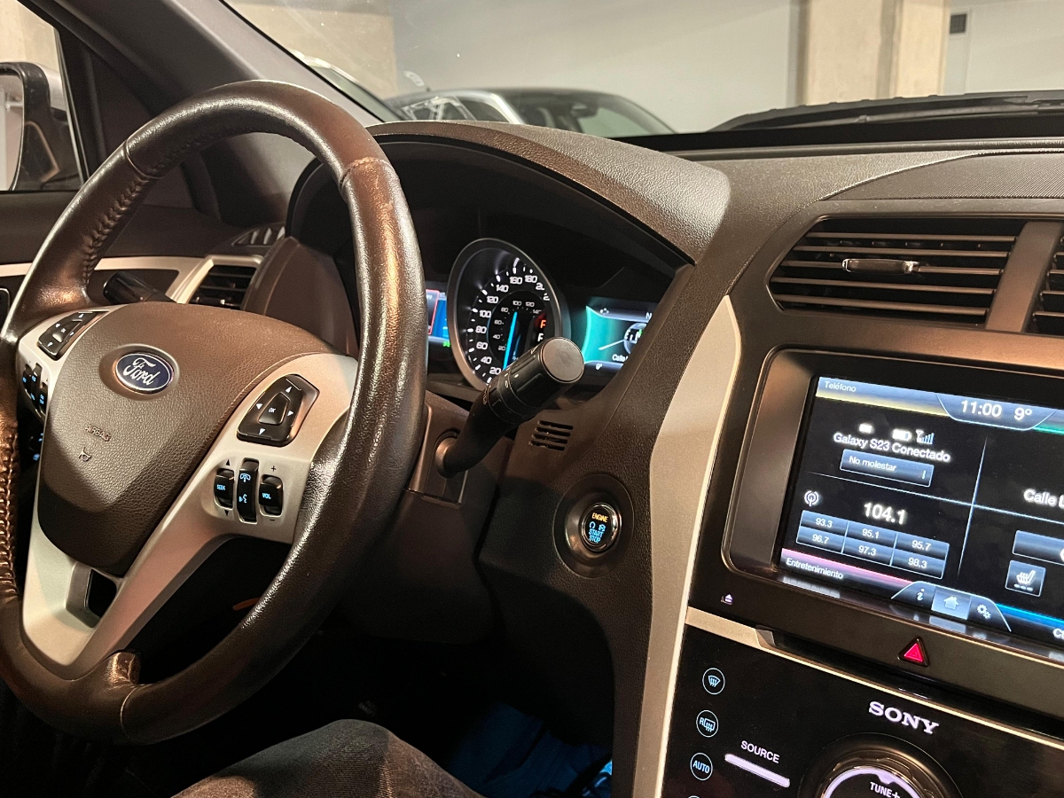 Vehicle media 7