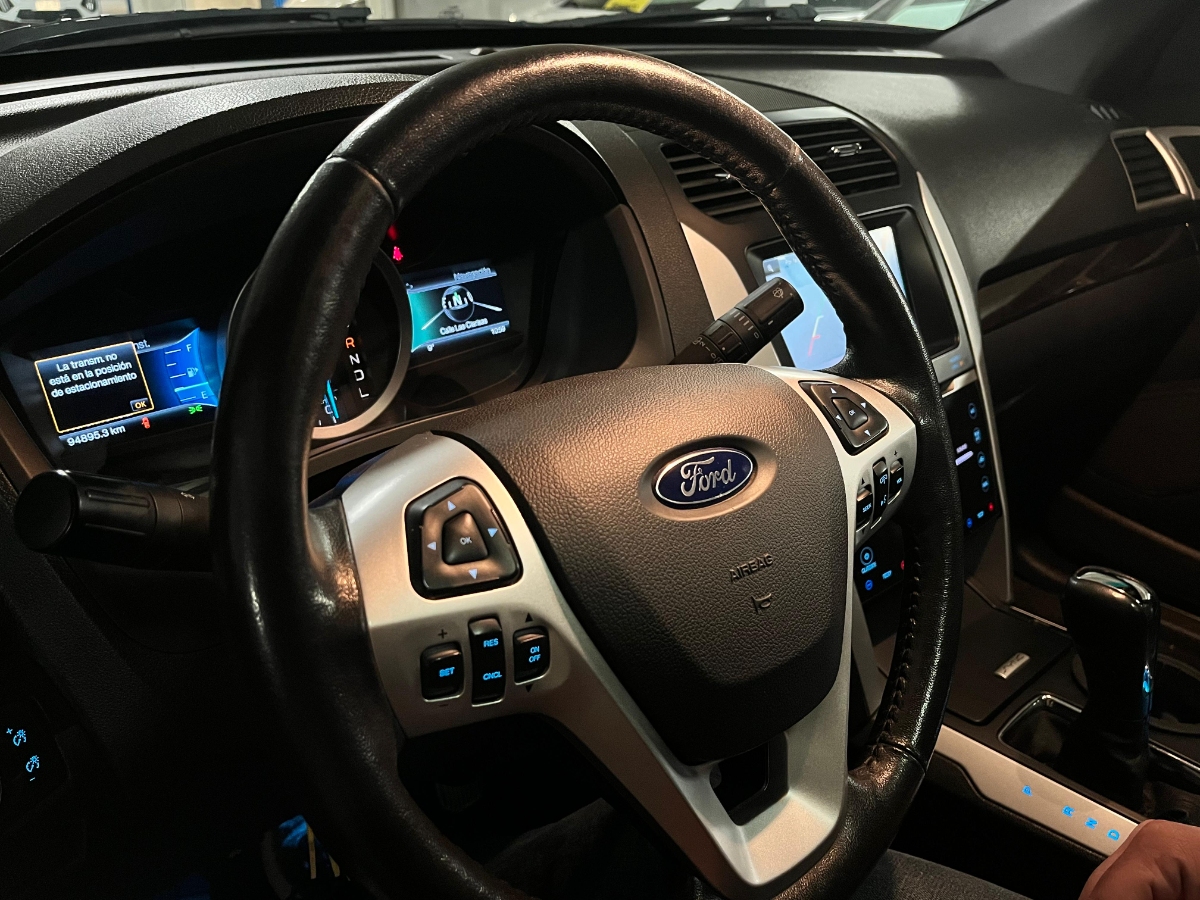 Vehicle media 8