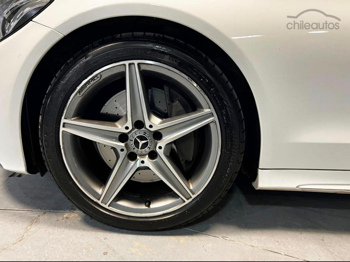 Vehicle media 8