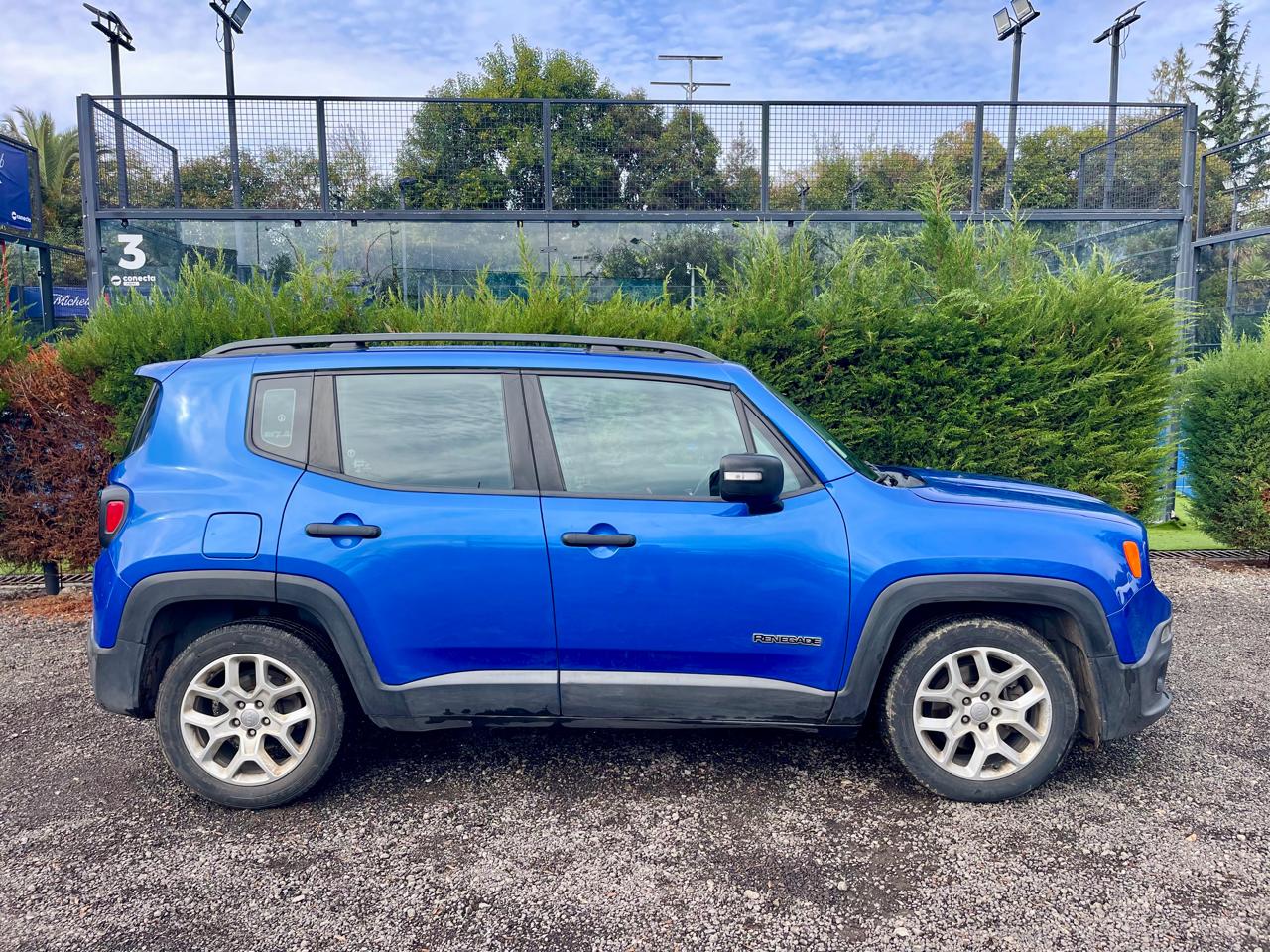 Vehicle media 4