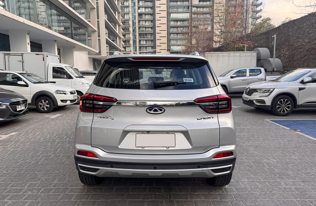 Vehicle media 6