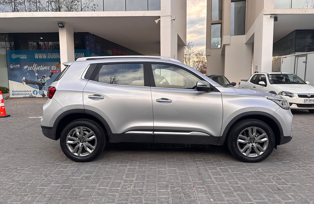 Vehicle media 8