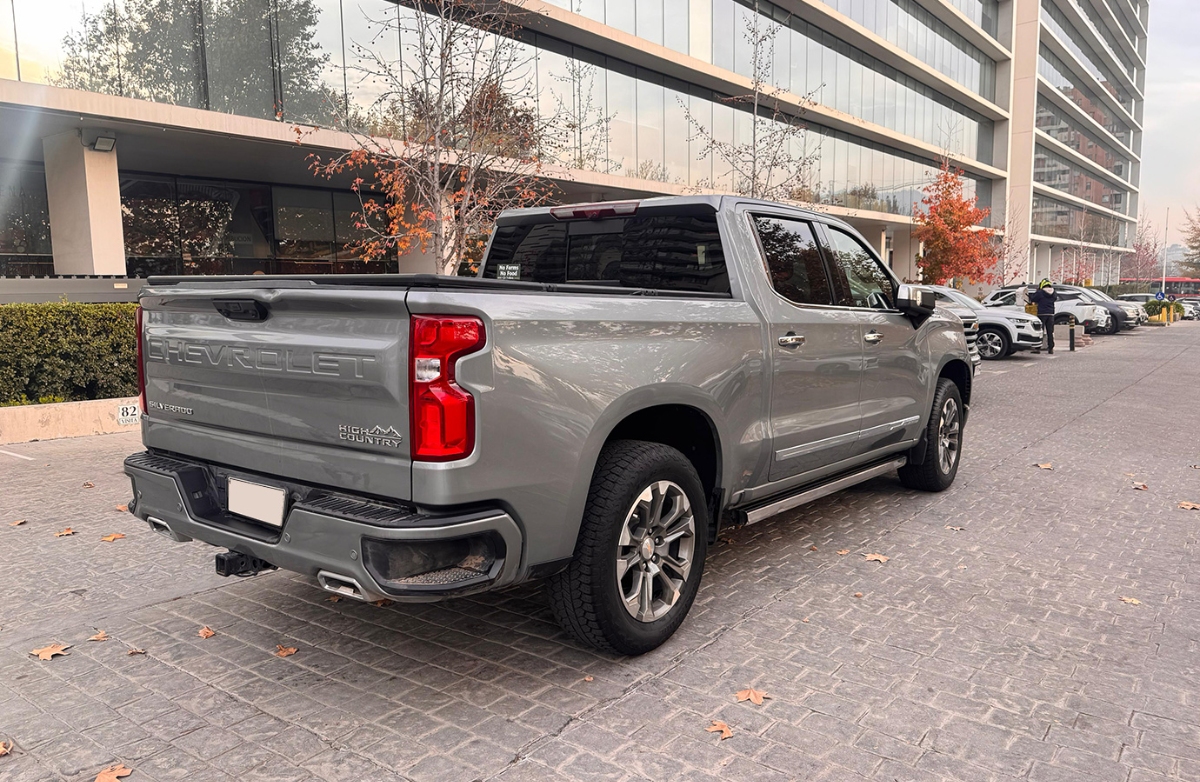 Vehicle media 7
