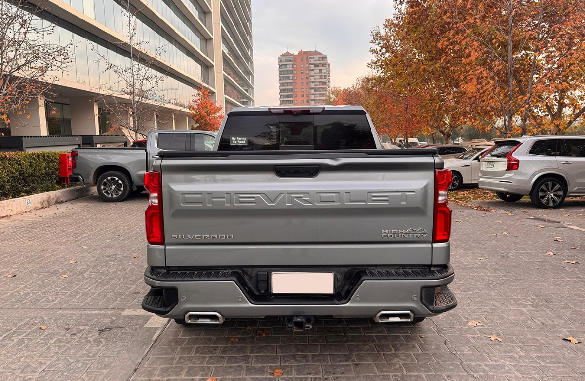 Vehicle media 6