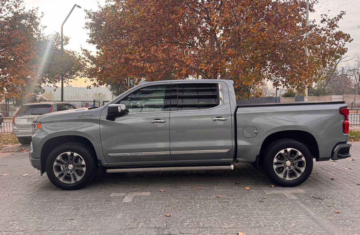 Vehicle media 4