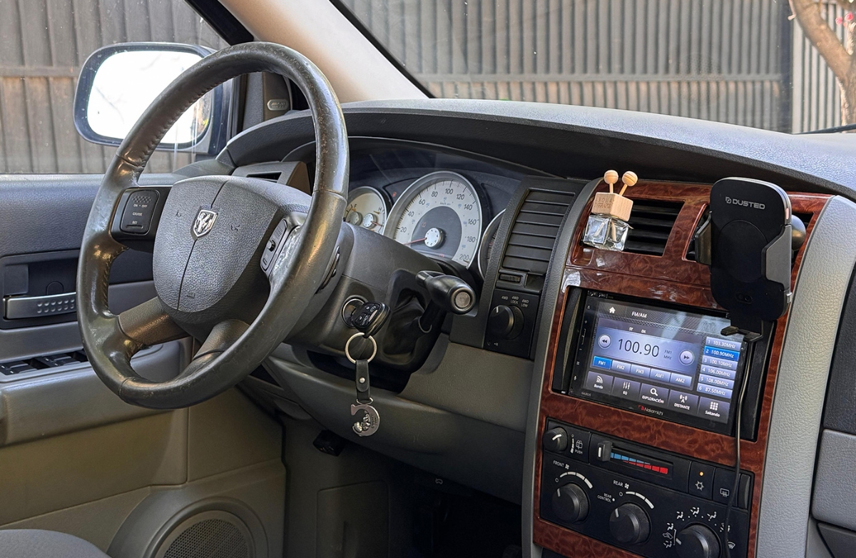 Vehicle media 8