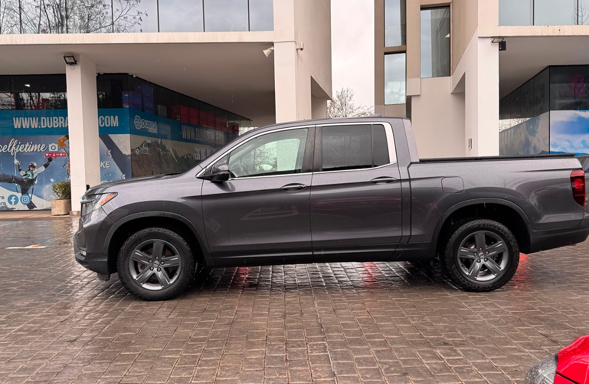 Vehicle media 4