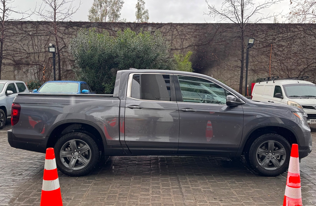Vehicle media 9