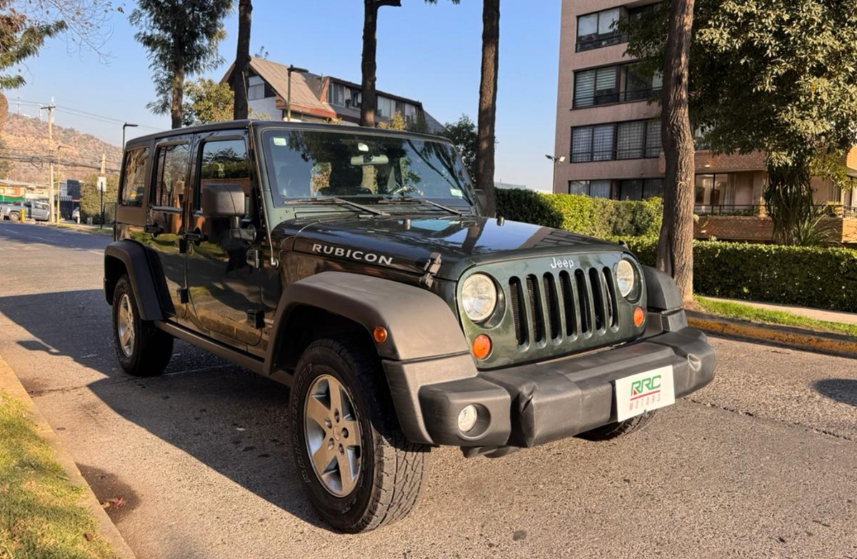 Vehicle media 10