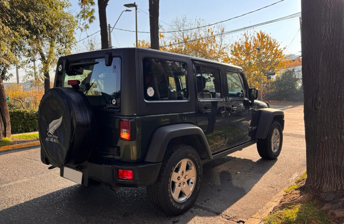 Vehicle media 8