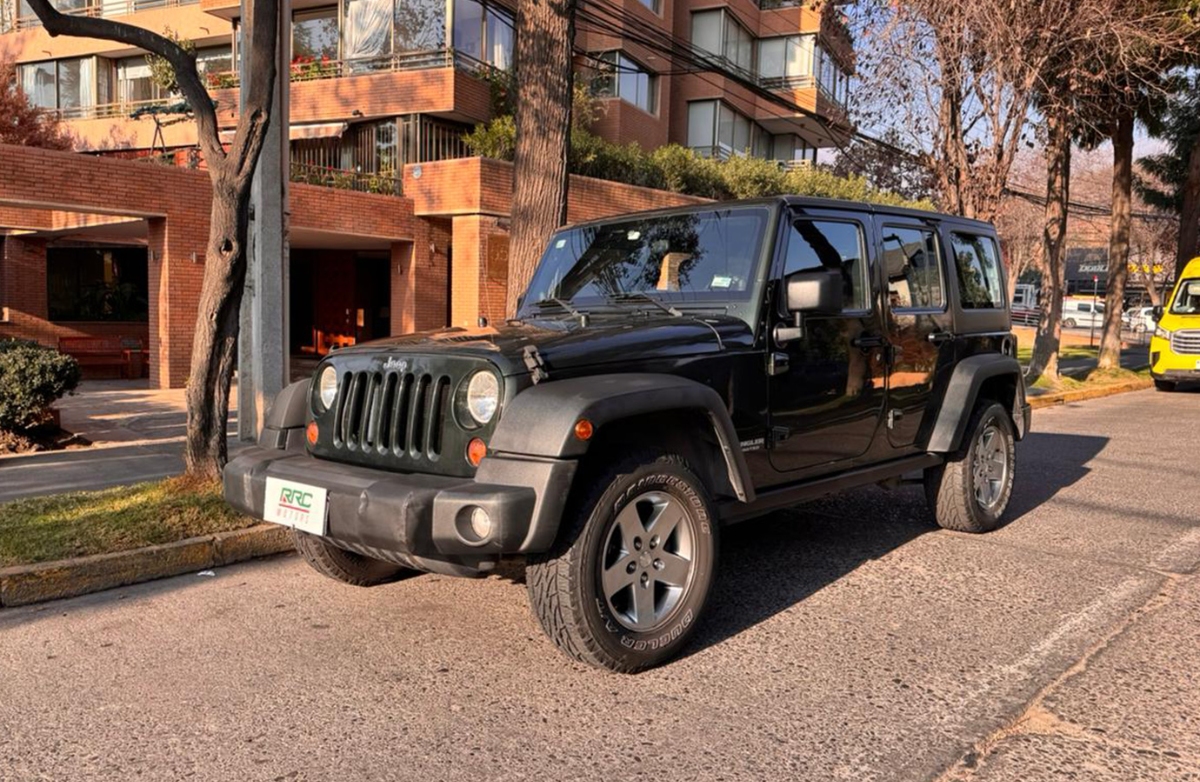 Vehicle media 4