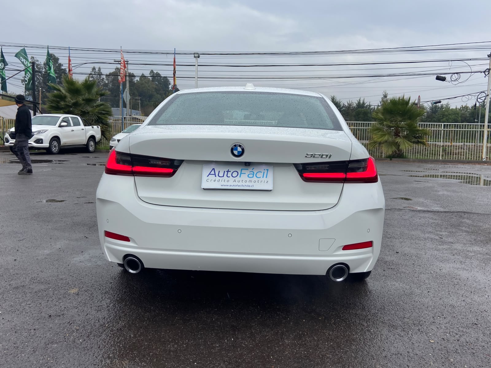 Vehicle media 7