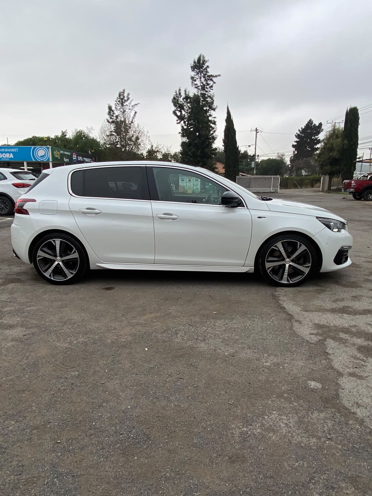 Vehicle media 4