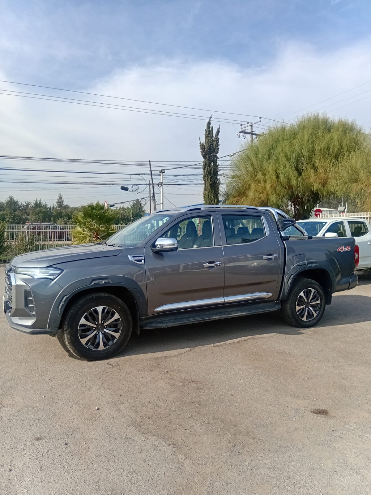 Vehicle media 4