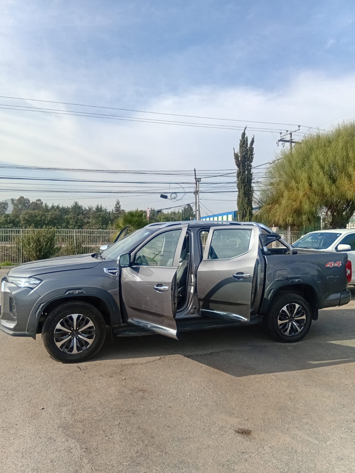 Vehicle media 7