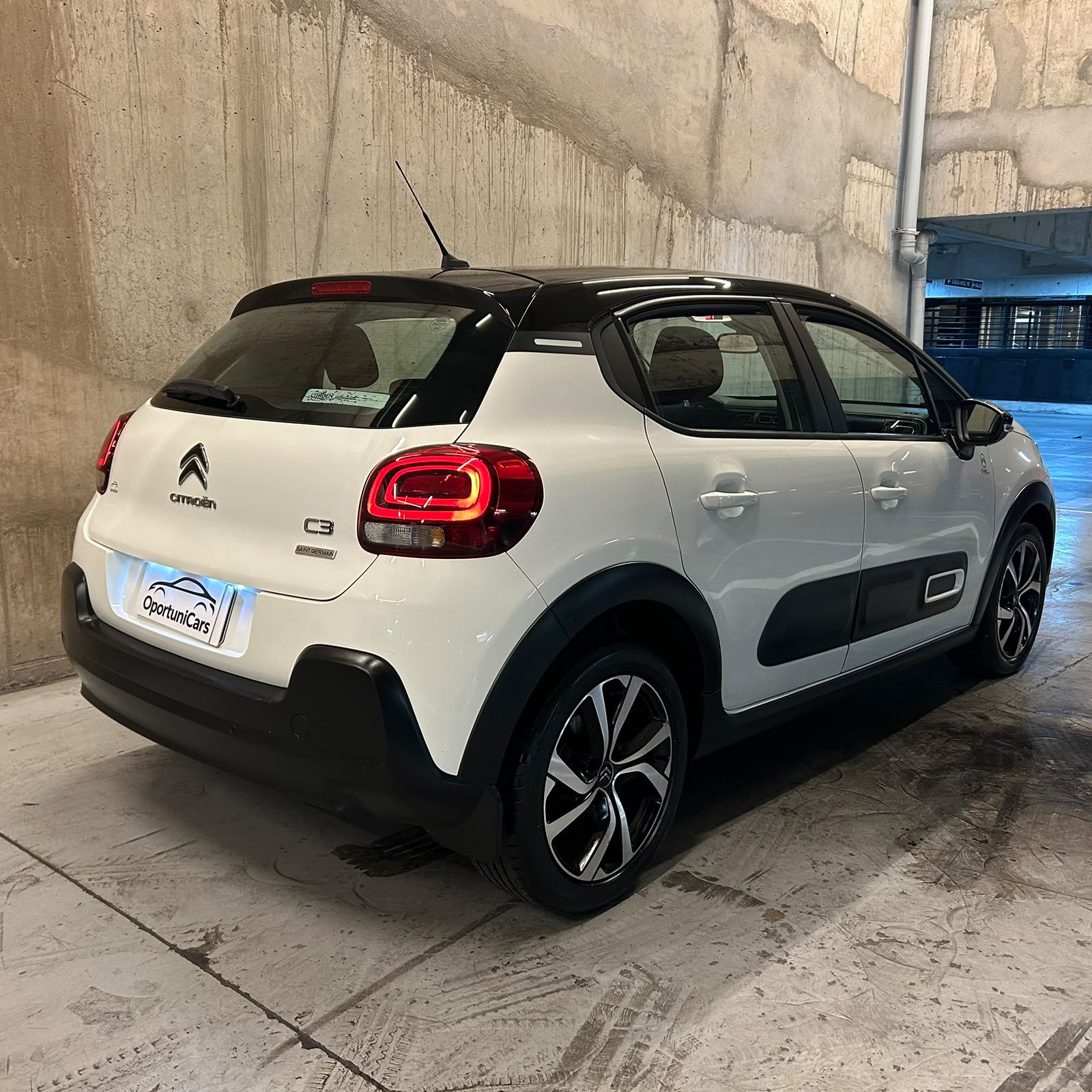 Vehicle media 5
