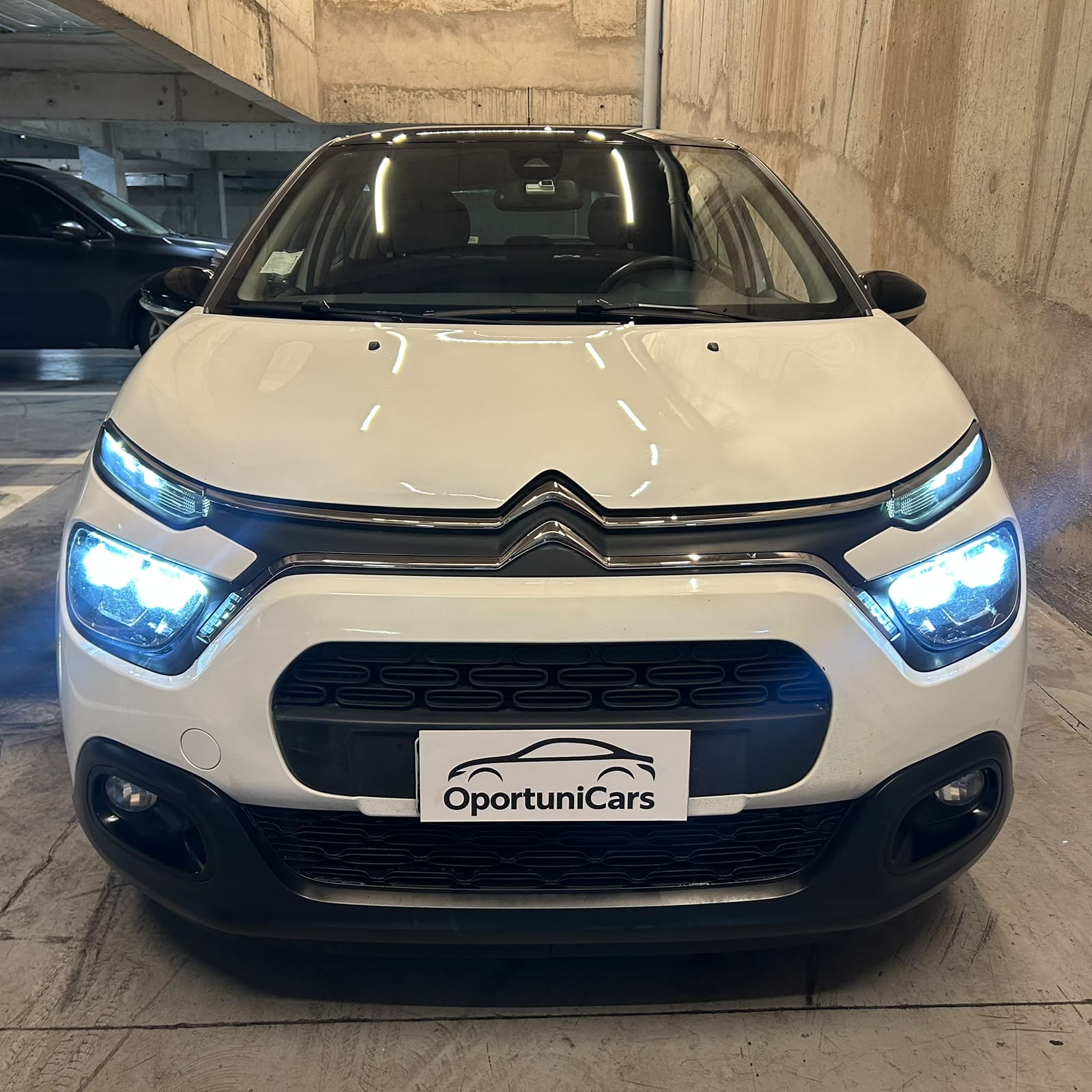 Vehicle media 8