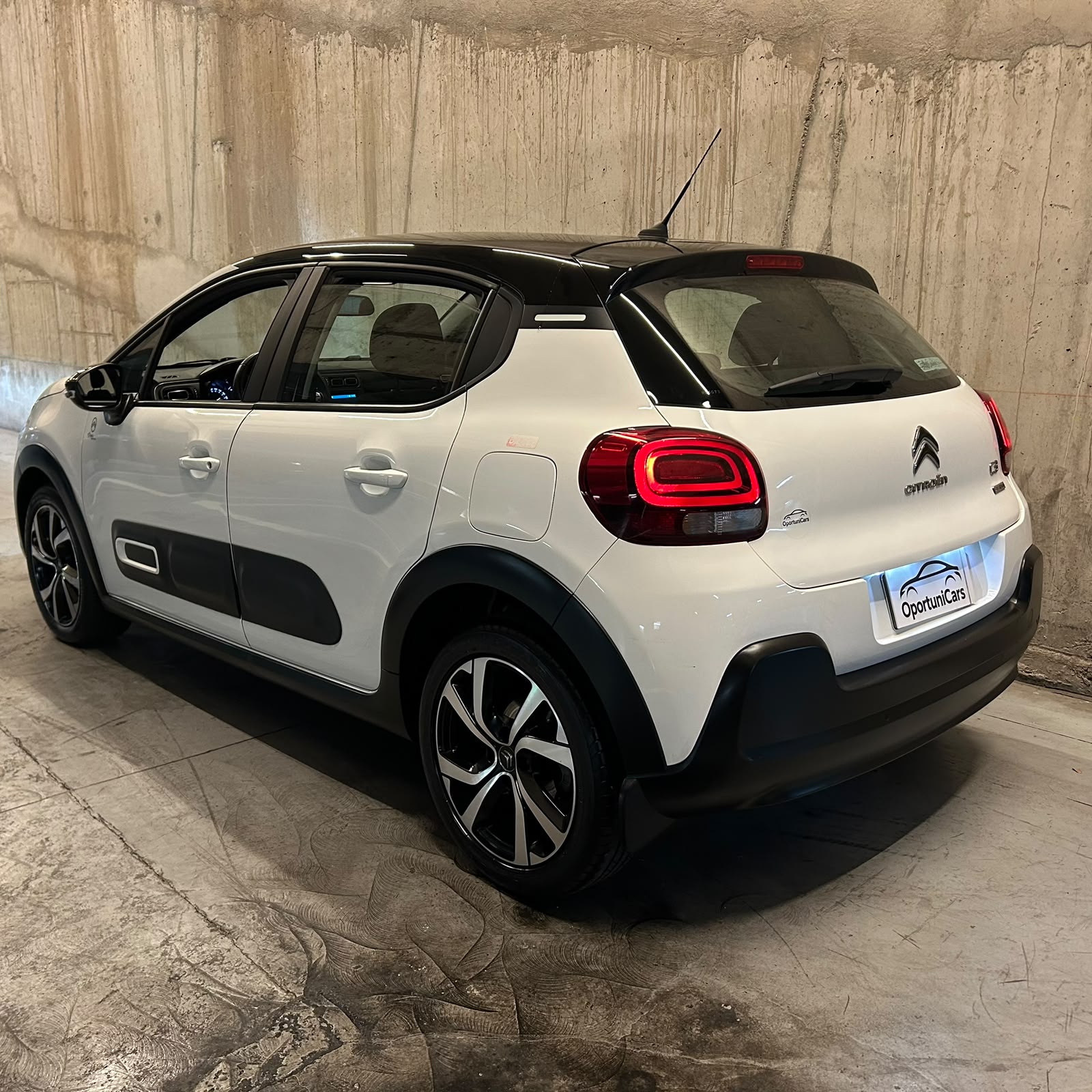 Vehicle media 3