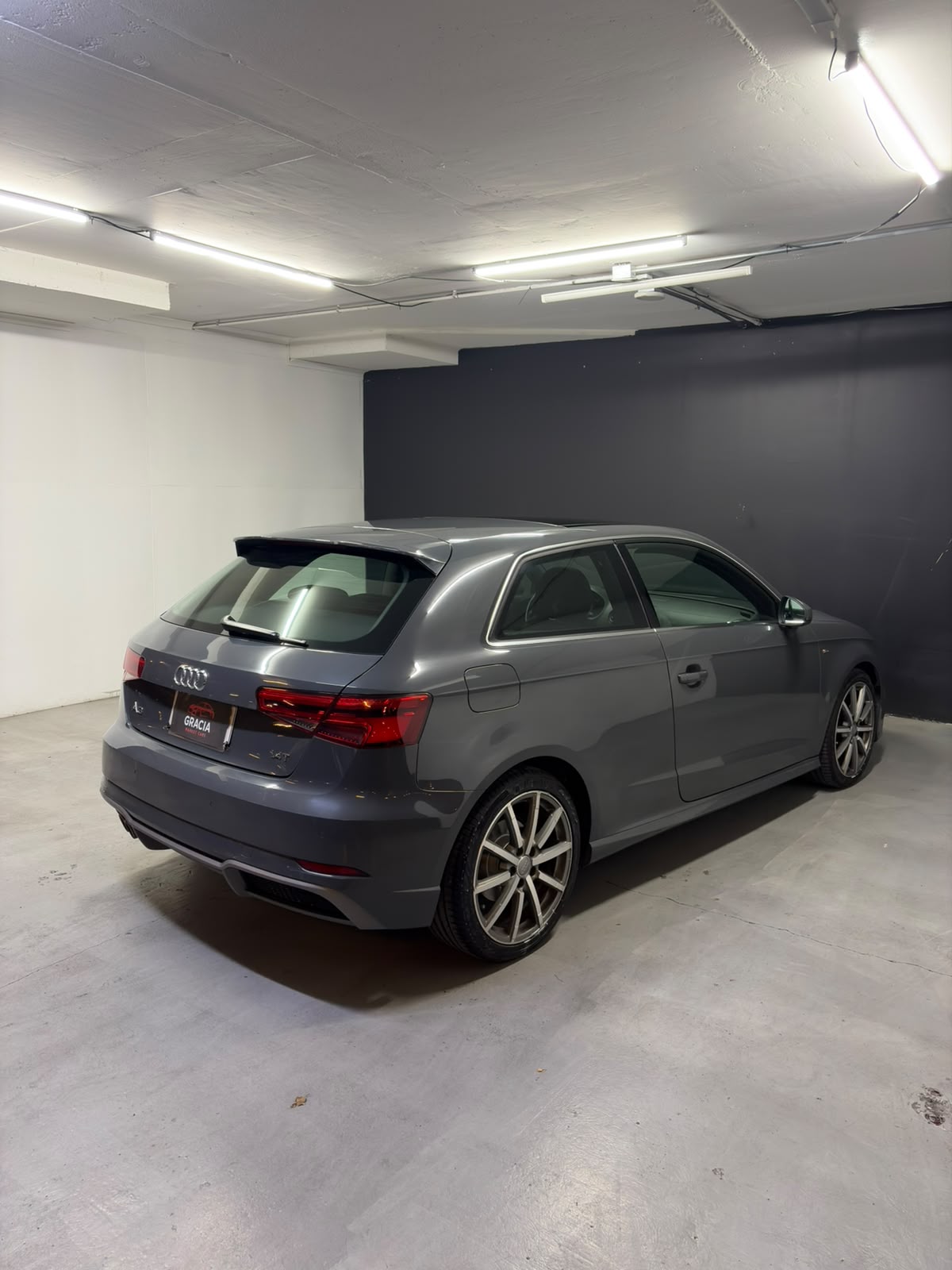 Vehicle media 4