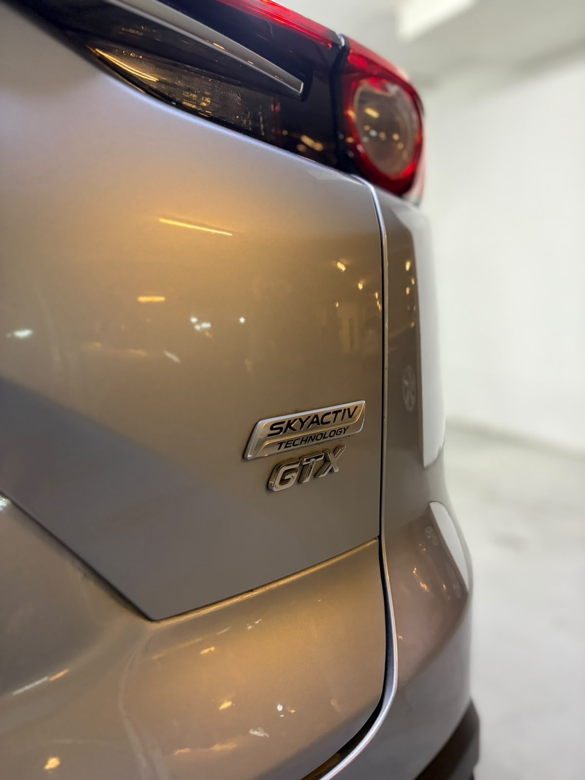 Vehicle media 9