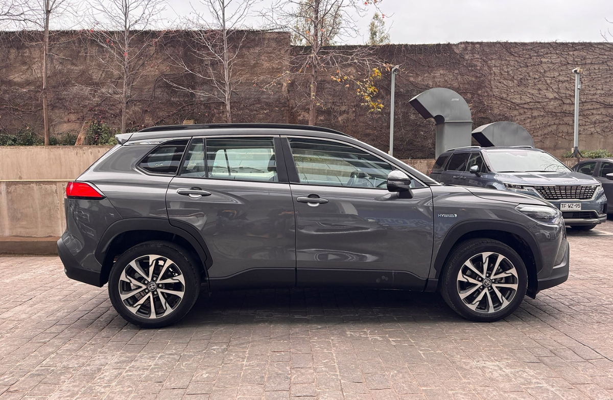 Vehicle media 8