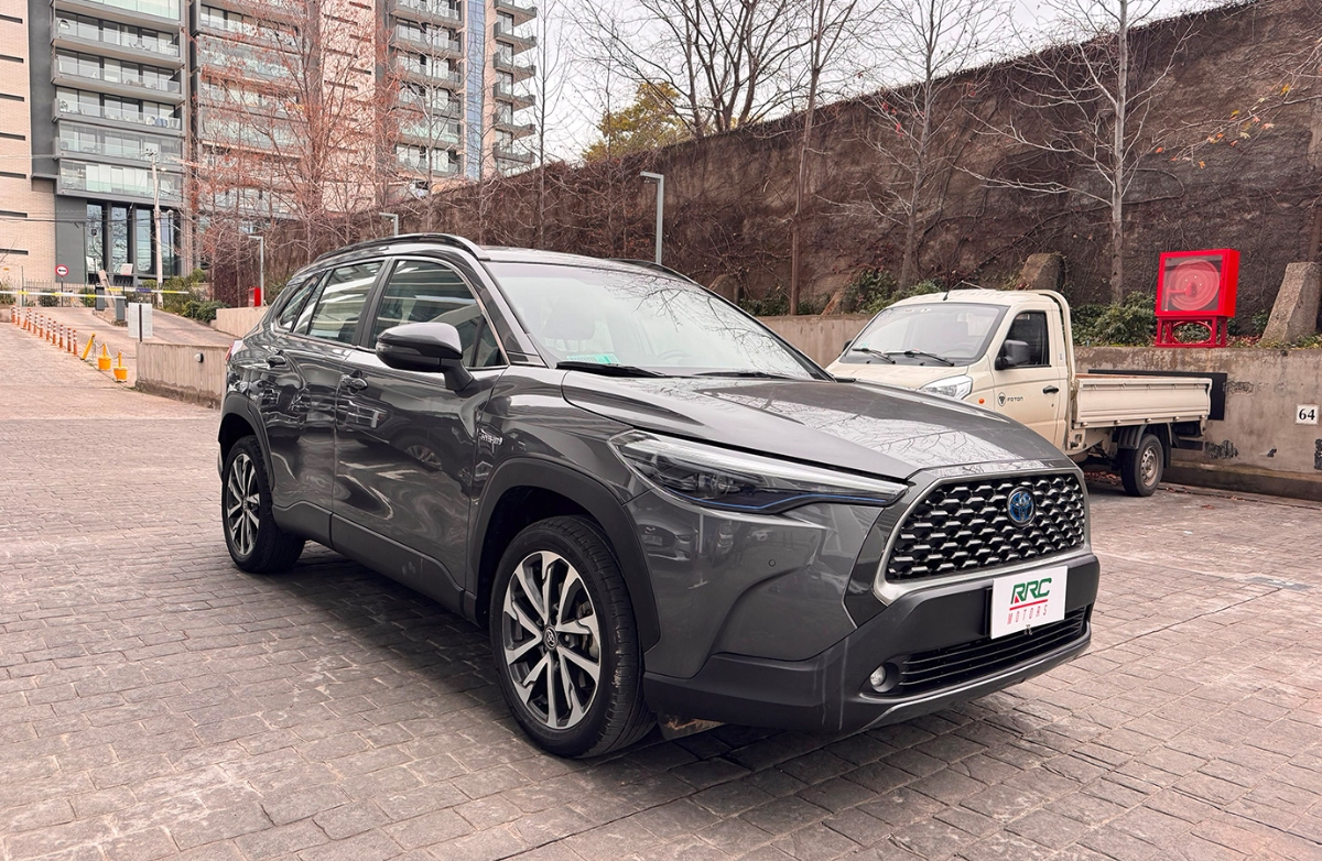 Vehicle media 10