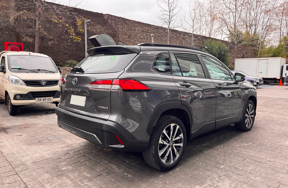 Vehicle media 7