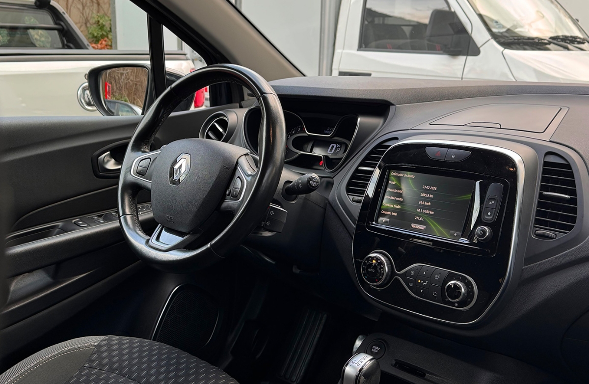 Vehicle media 11