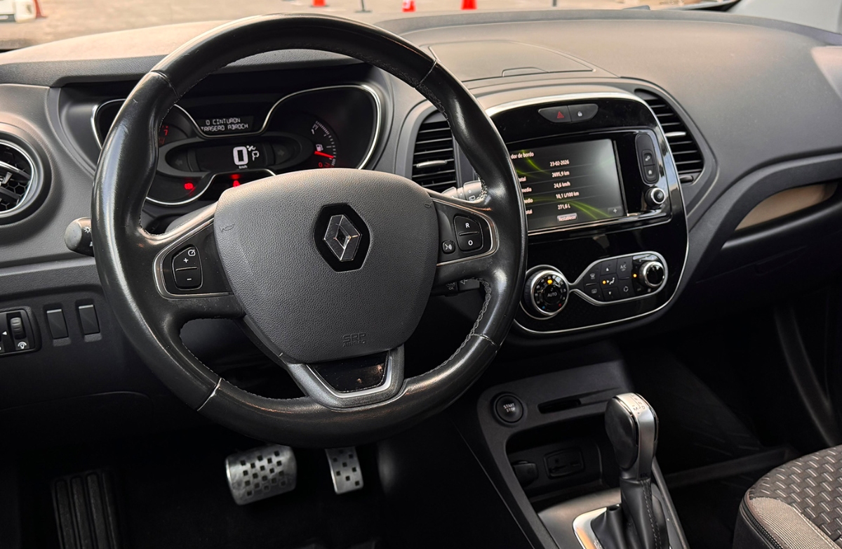 Vehicle media 9