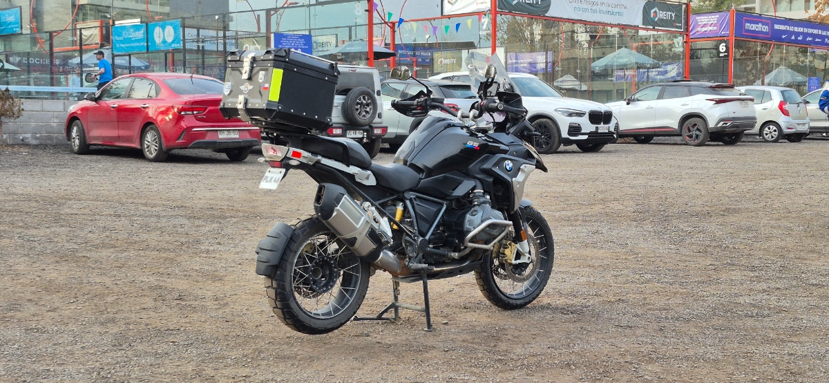 Vehicle media 7