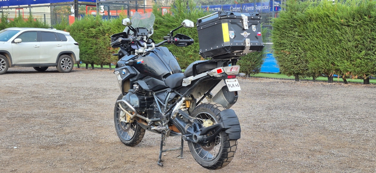 Vehicle media 6