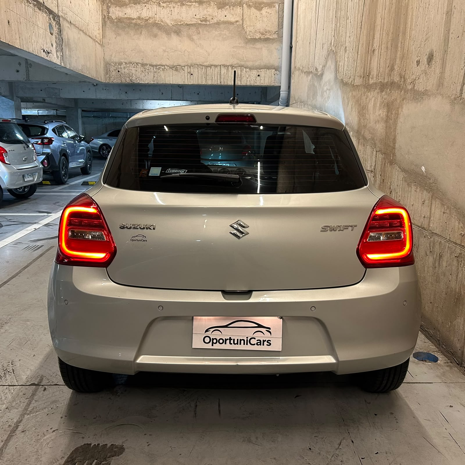 Vehicle media 4