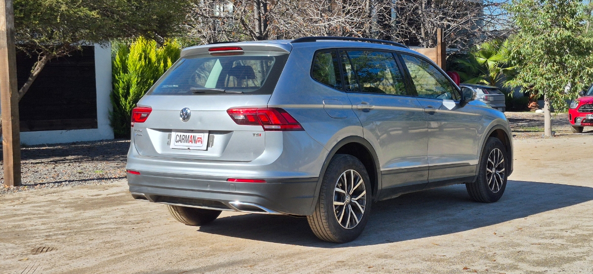 Vehicle media 6
