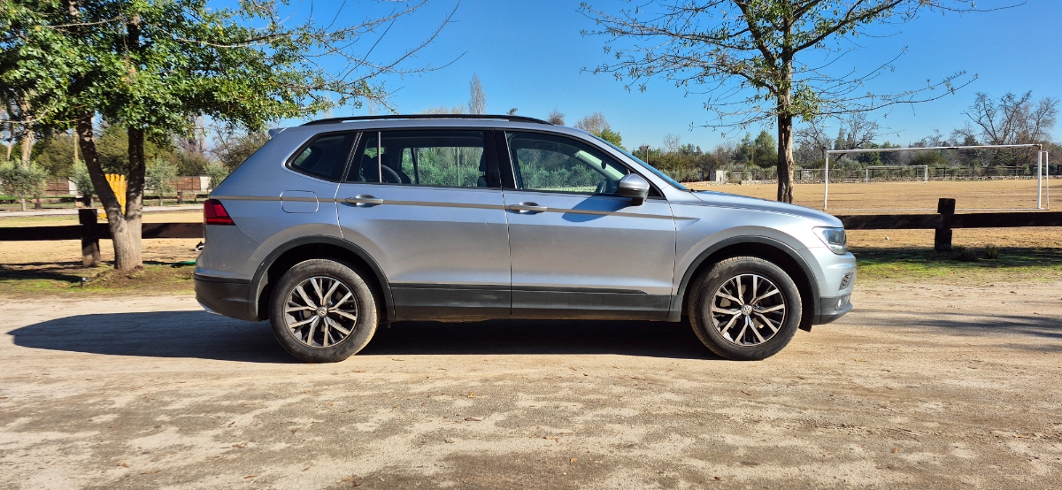 Vehicle media 4