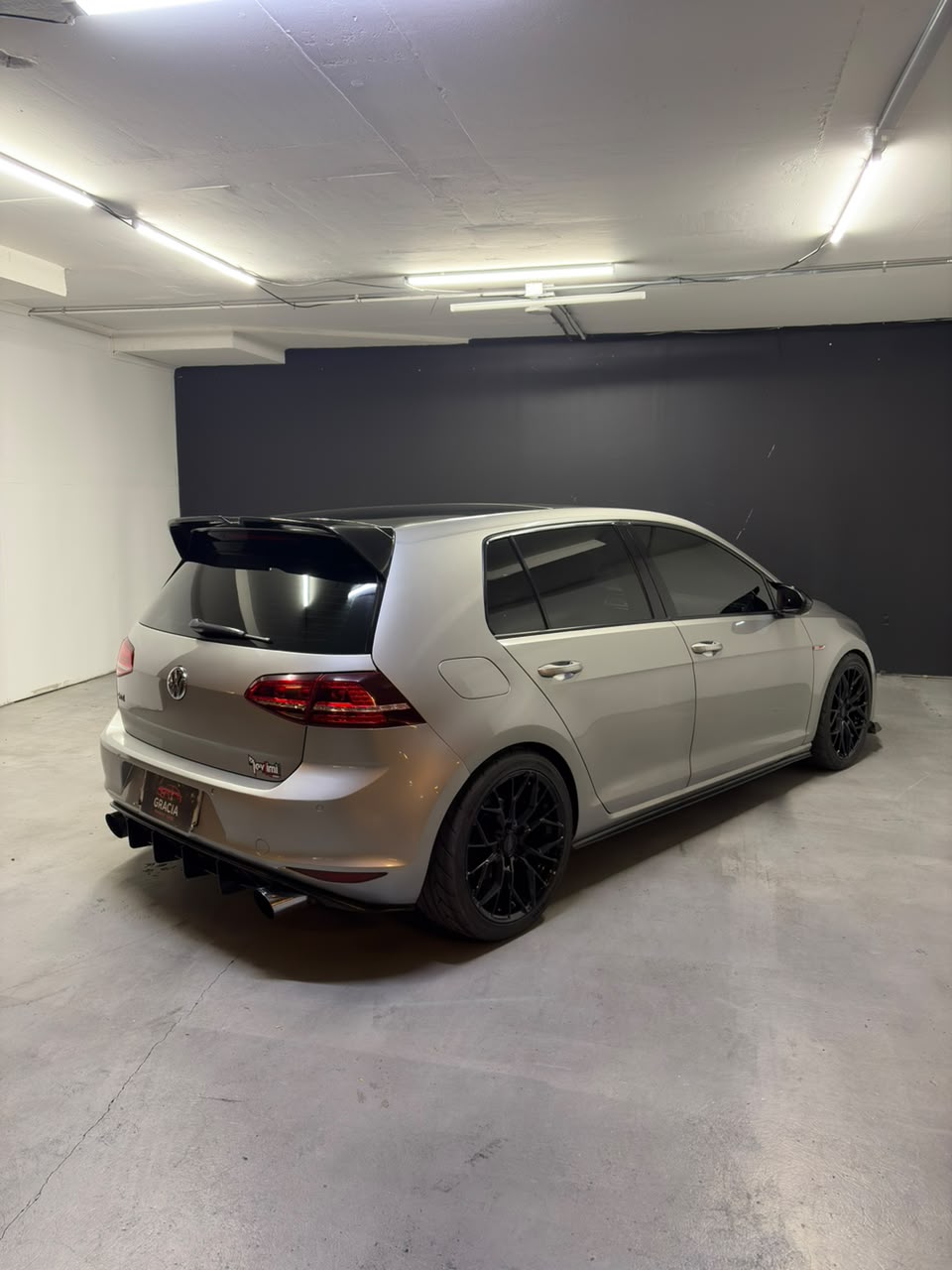 Vehicle media 4