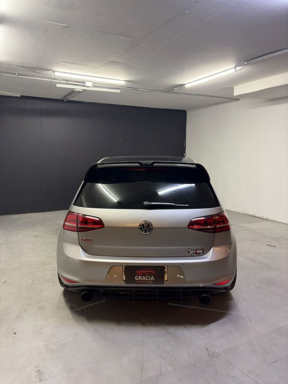 Vehicle media 5