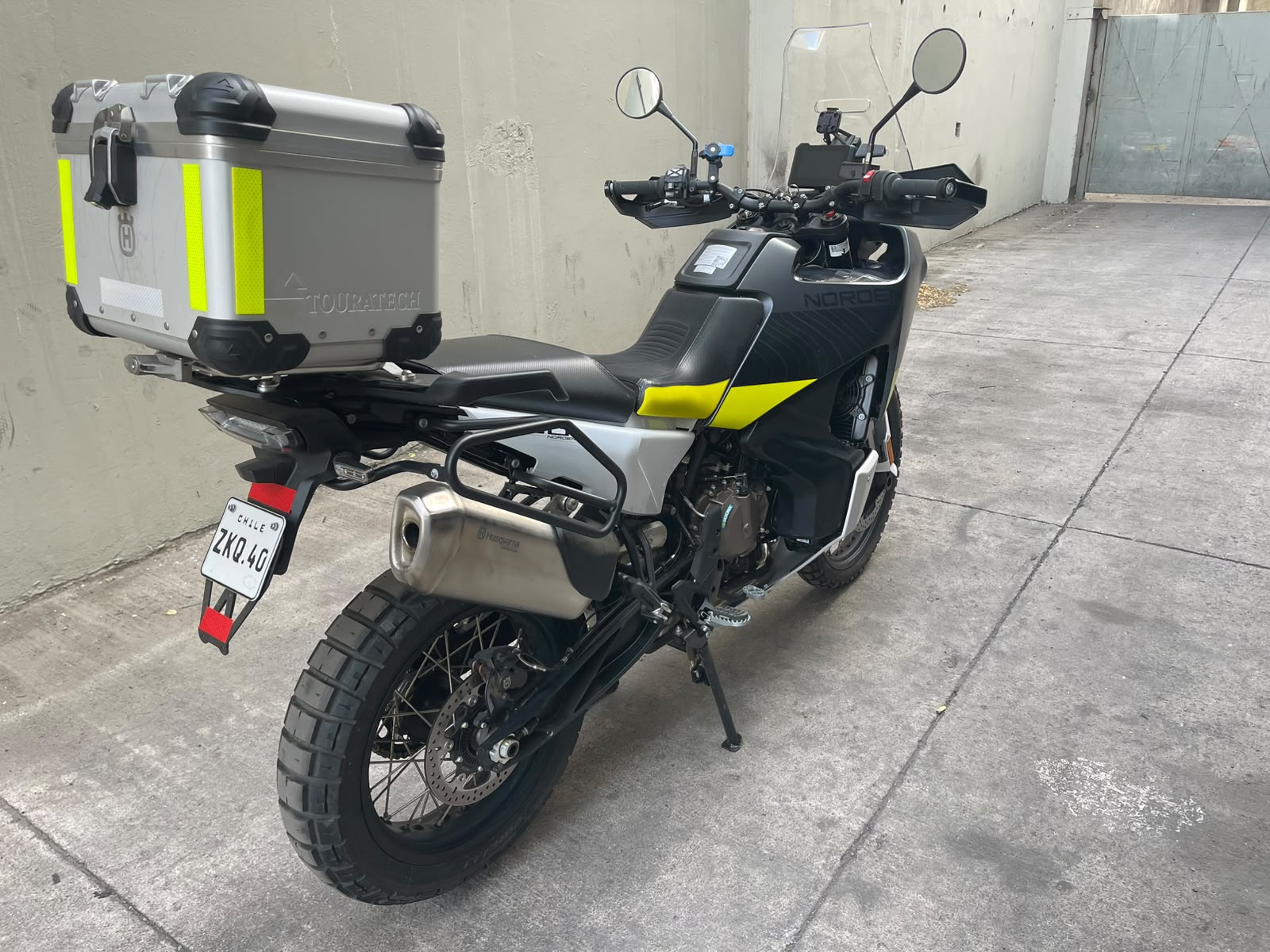 Vehicle media 7