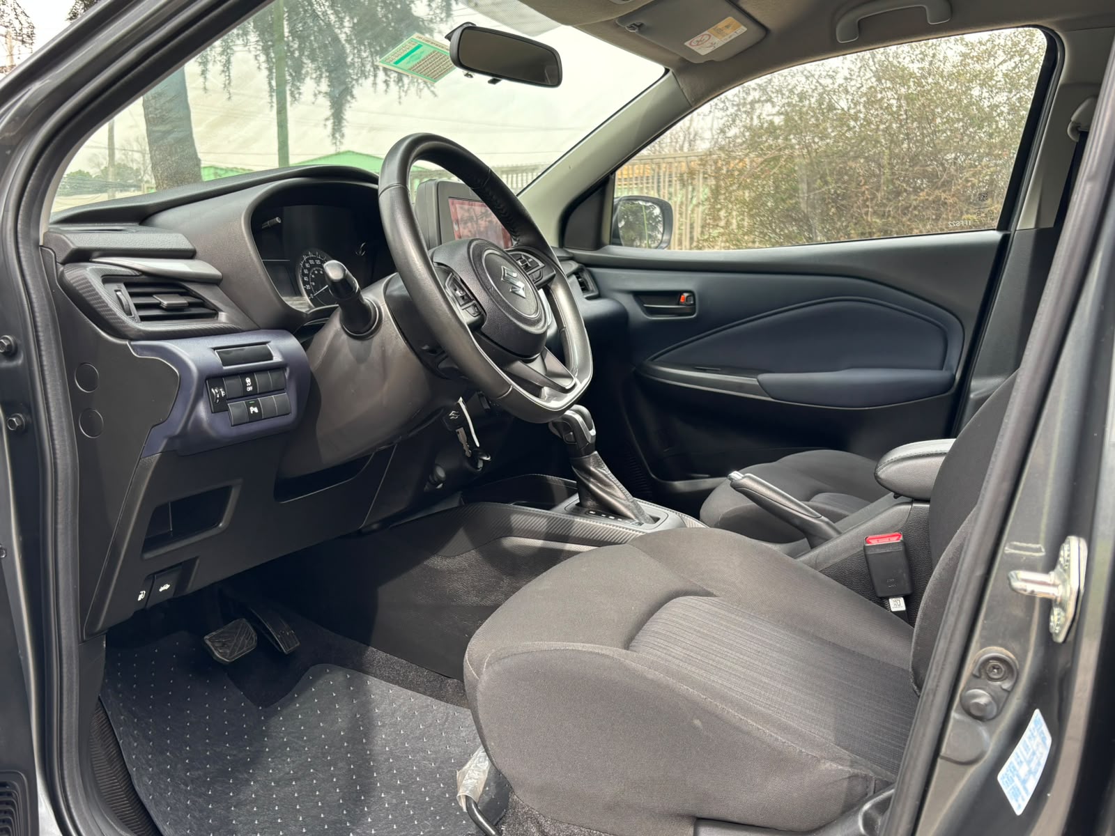 Vehicle media 6