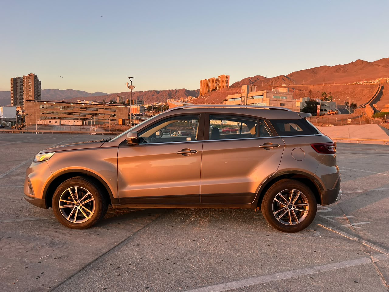 Vehicle media 4