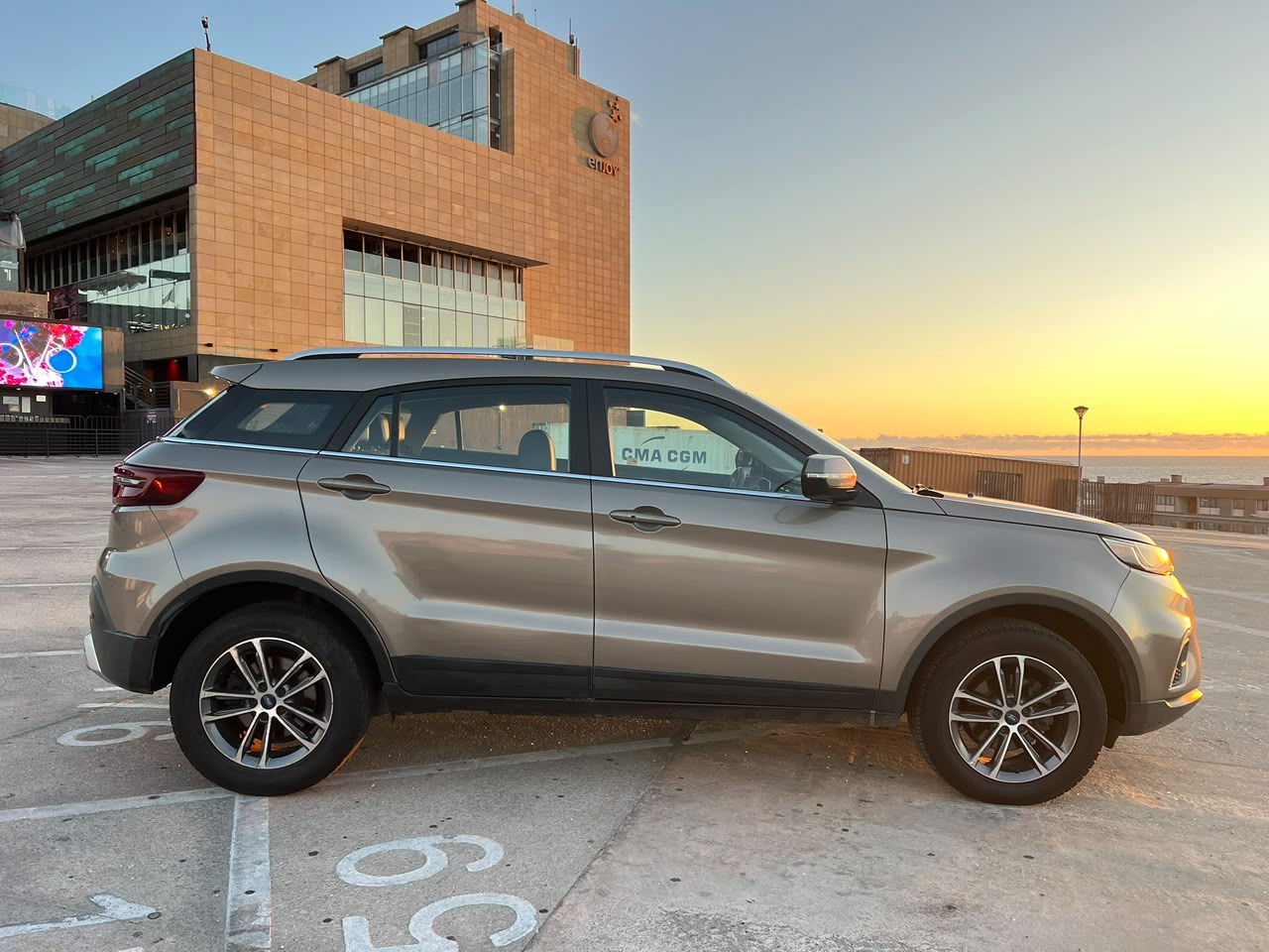 Vehicle media 8