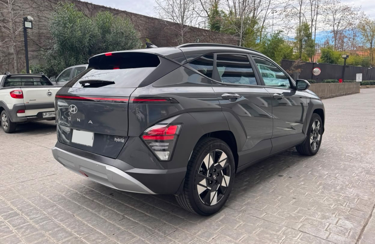 Vehicle media 7