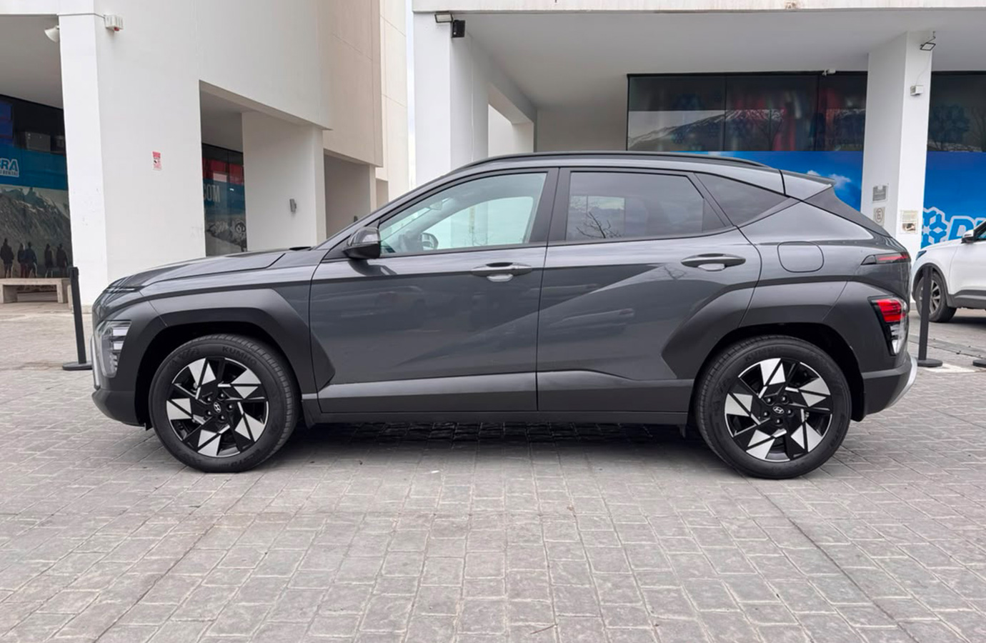 Vehicle media 4