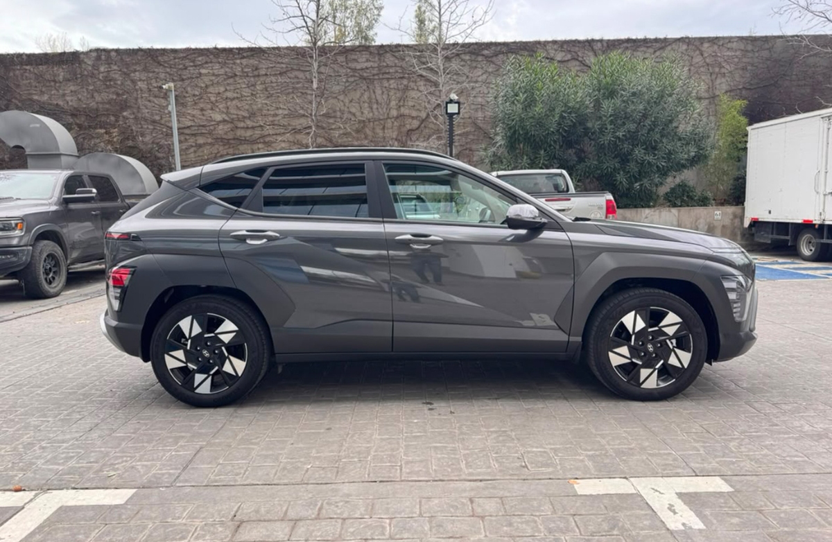 Vehicle media 9