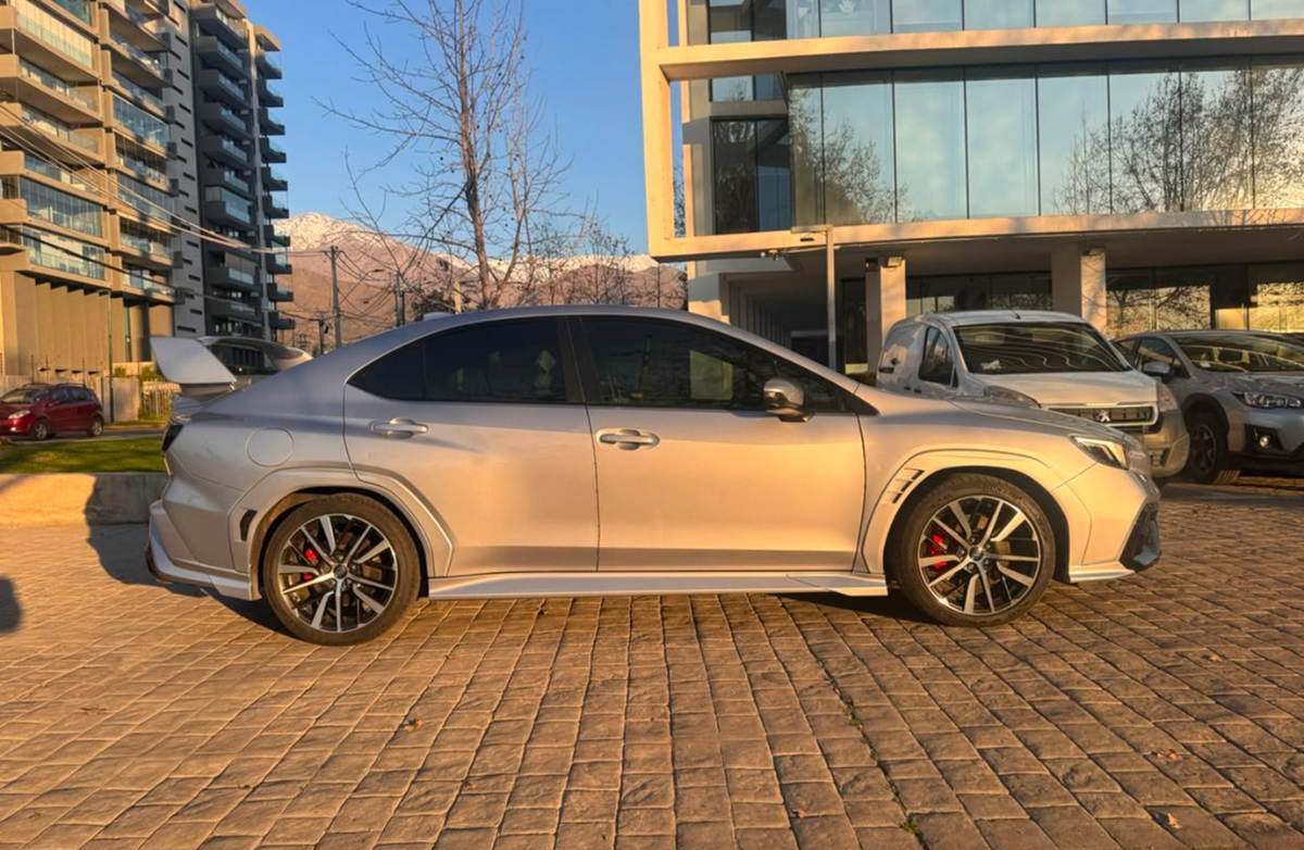 Vehicle media 6