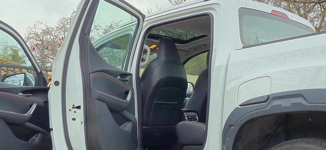 Vehicle media 11