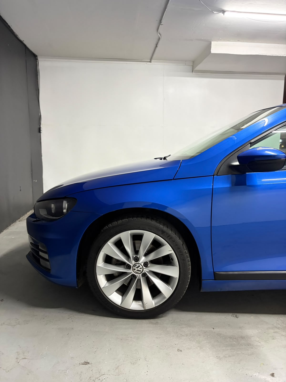 Vehicle media 7