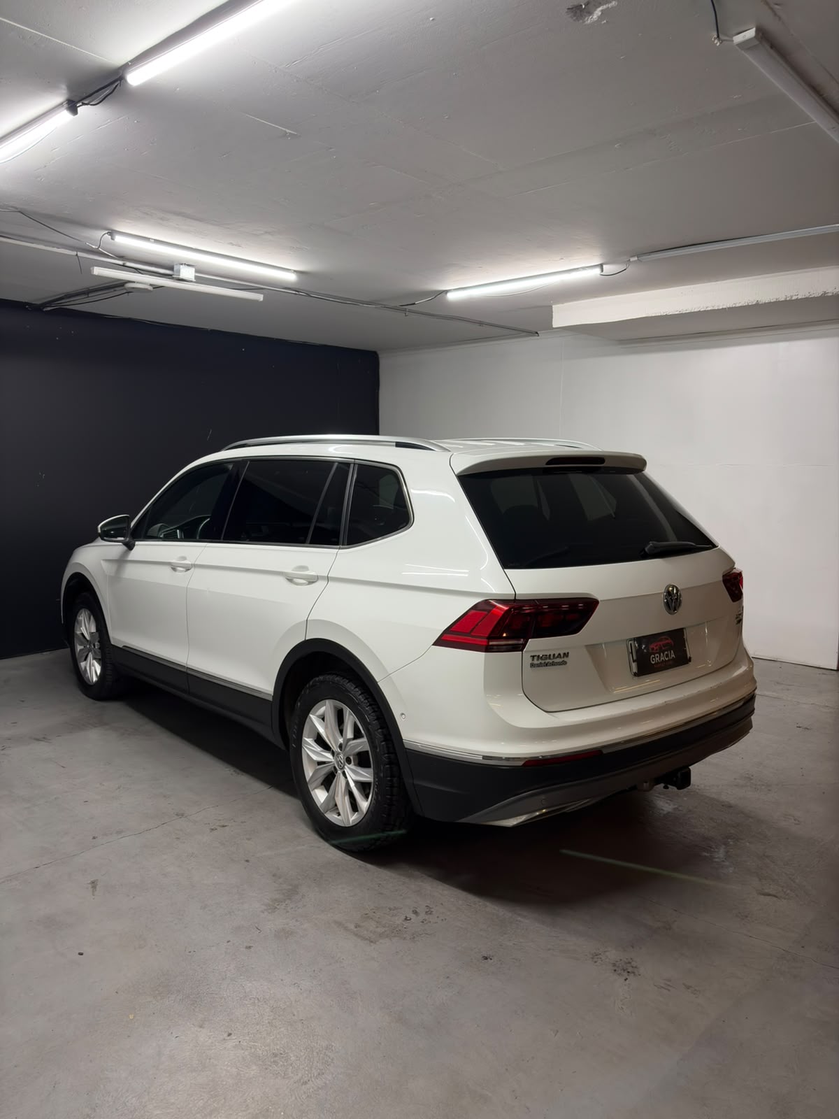 Vehicle media 6