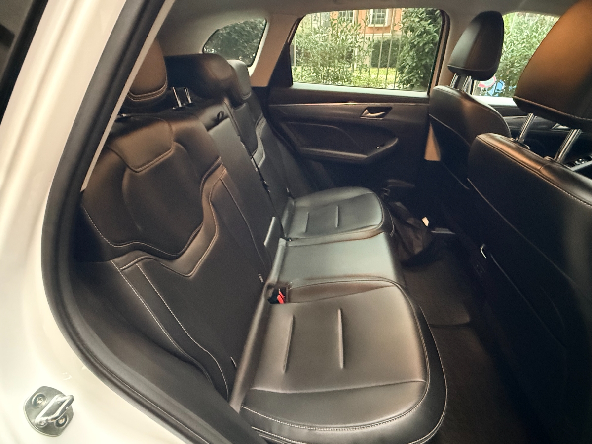 Vehicle media 7